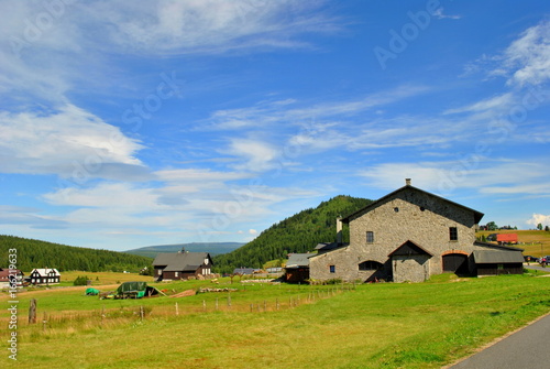 Malownicza wieś w Sudetach © bnorbert3