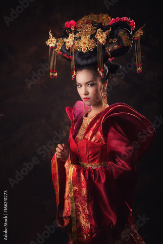 Картината върху платно Asian Chinese women in national dress