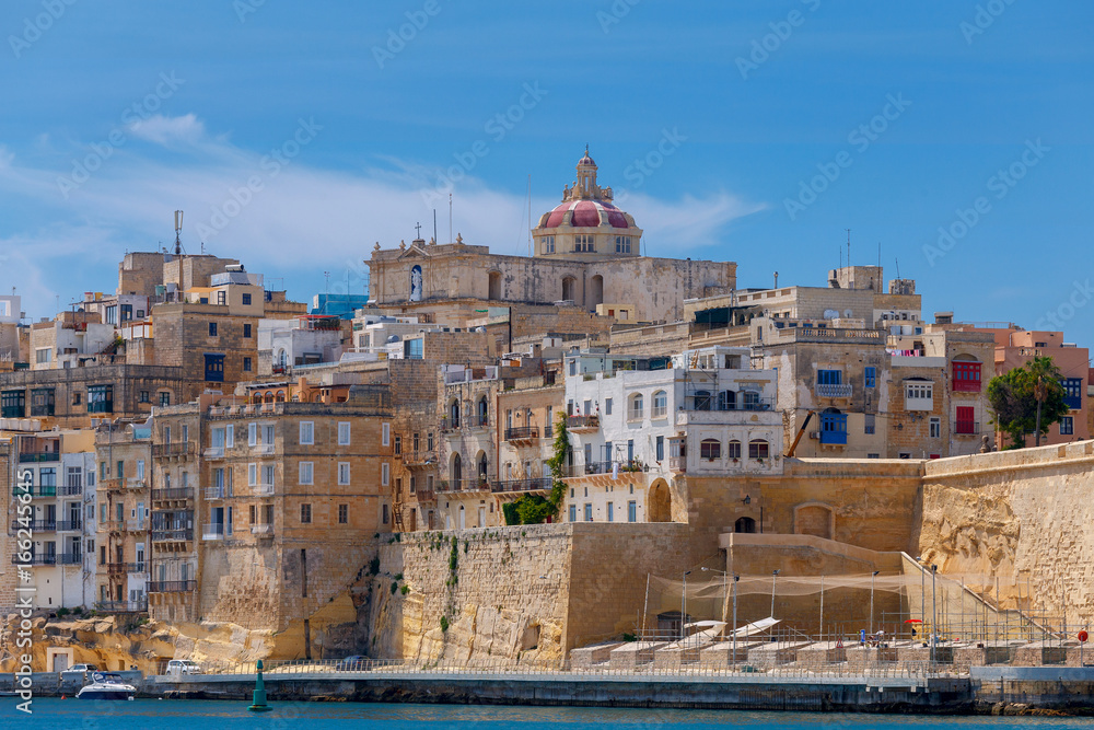 Valletta. The old harbor and port.