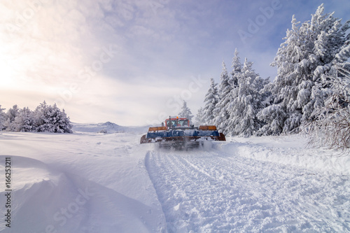 Ratrak, grooming machine, special snow vehicle