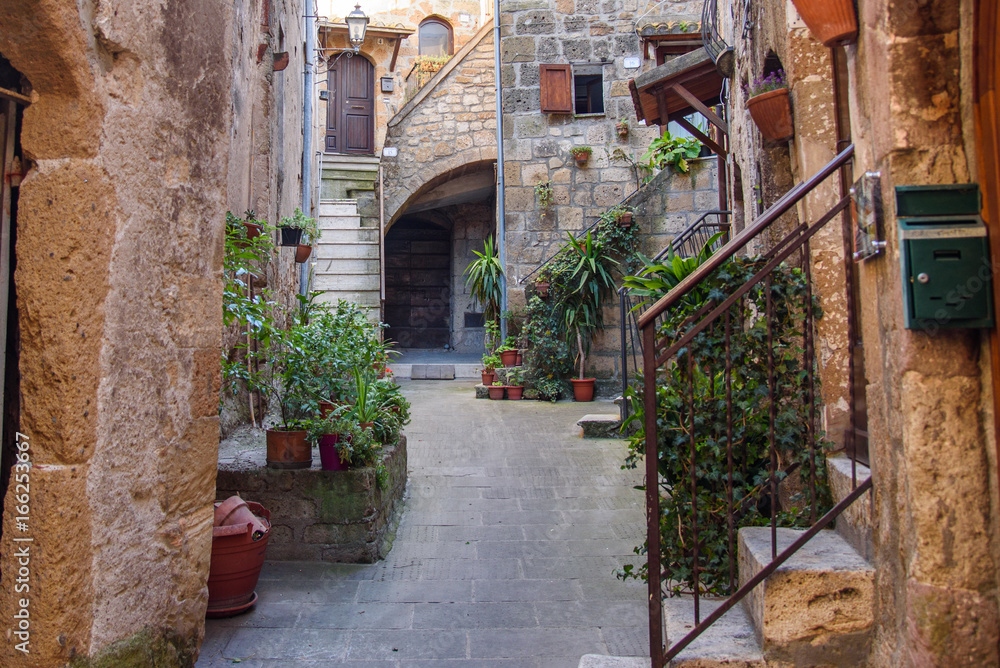 Street and alley of Pitigliano