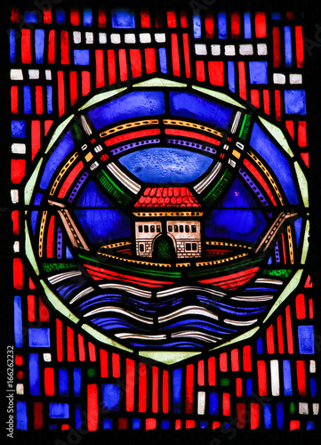 Stained Glass in Worms - Noah's Ark