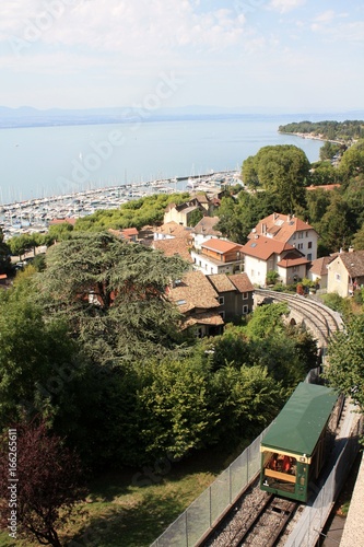 Funiculaire de Thonon les bains avec vue dur le lac