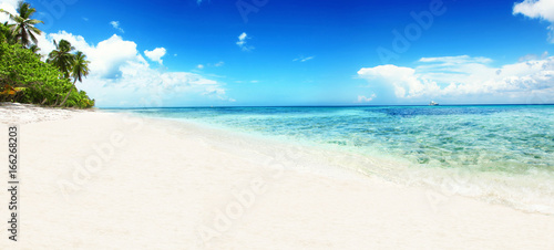 Fototapeta Naklejka Na Ścianę i Meble -  Schöner Strand im Paradies