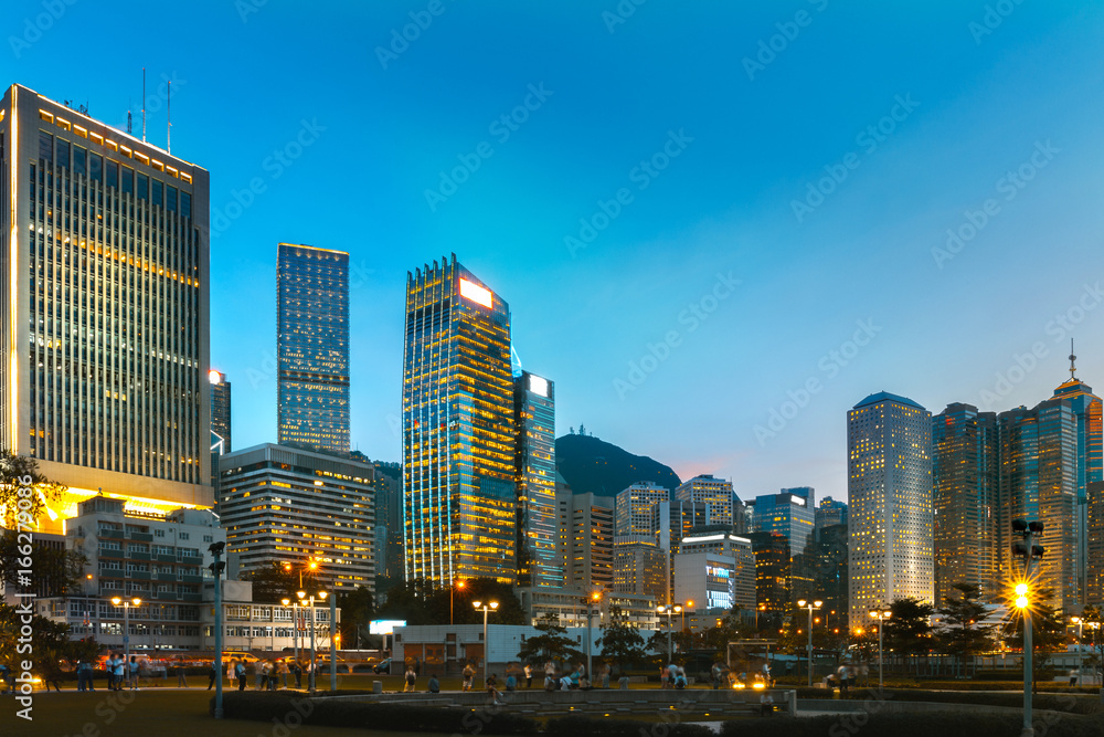 Fototapeta premium Central park of Hong Kong at night