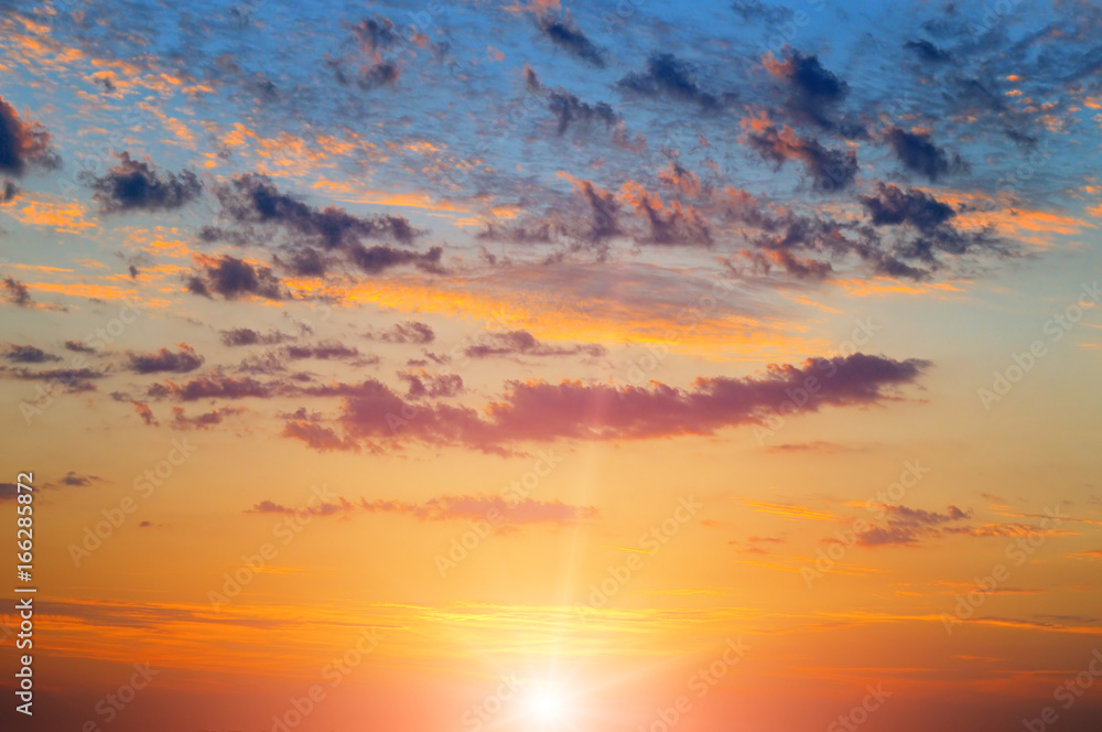 Fototapeta premium beautiful sunrise and cloudy sky
