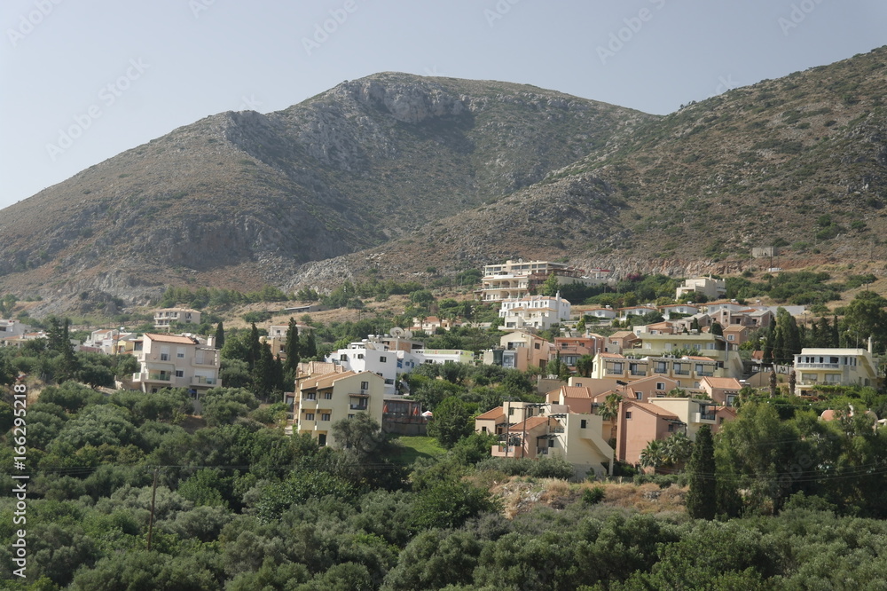 деревни на склоне горы Харакас. Греция, остров Крит