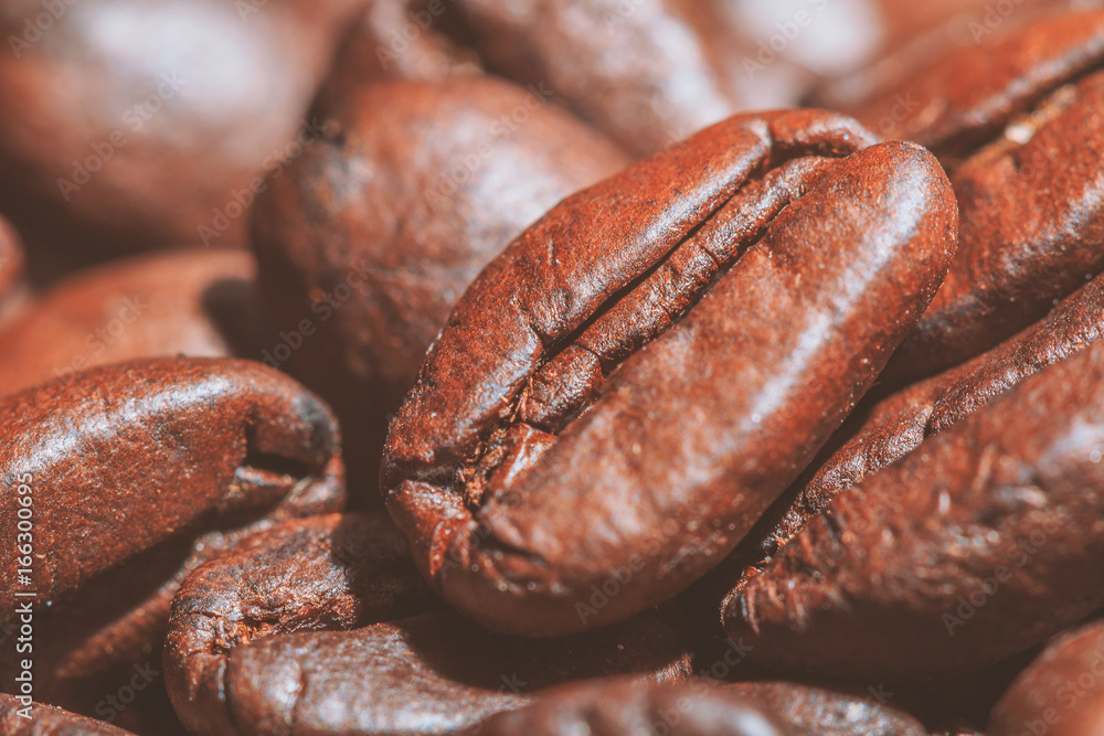 Naklejka premium Zbliżenie ziarna kawy, makro obrazu