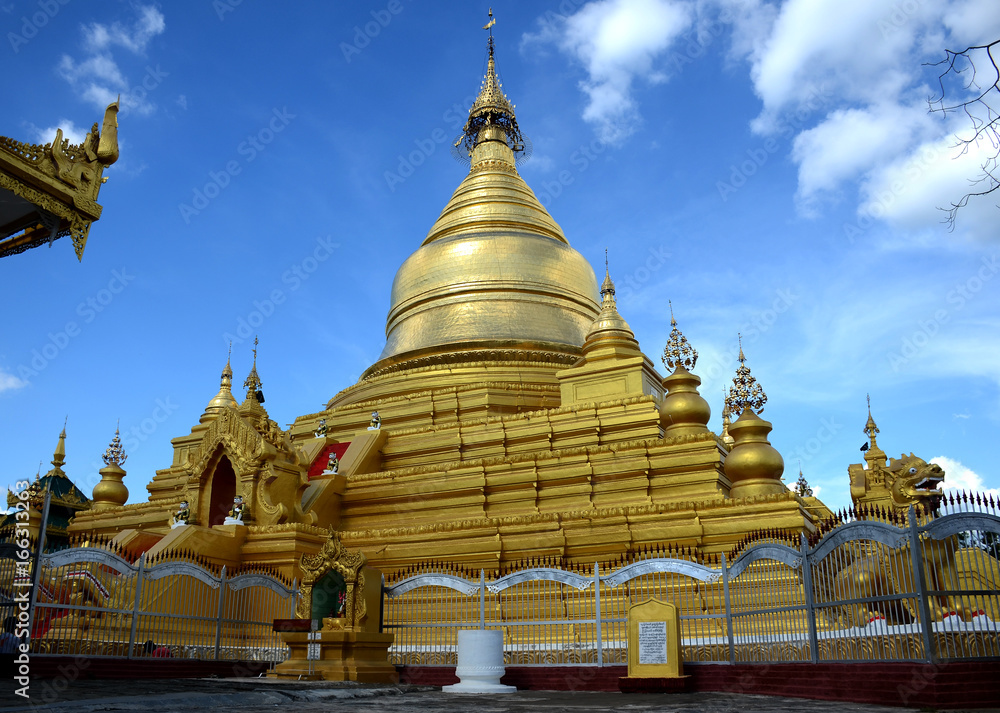 Fototapeta premium Mandalay temple