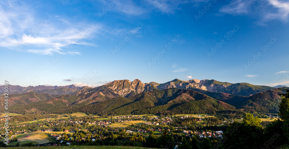 Naklejka premium Inspiring Mountains Landscape Panorama, beautiful summer day in Tatras, Poland