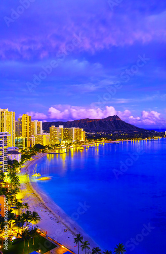 ハワイ　ワイキキビーチの夕景