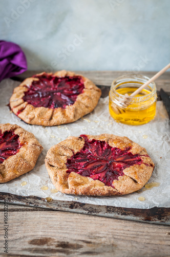 Wholemeal Plum Galettes with Honey