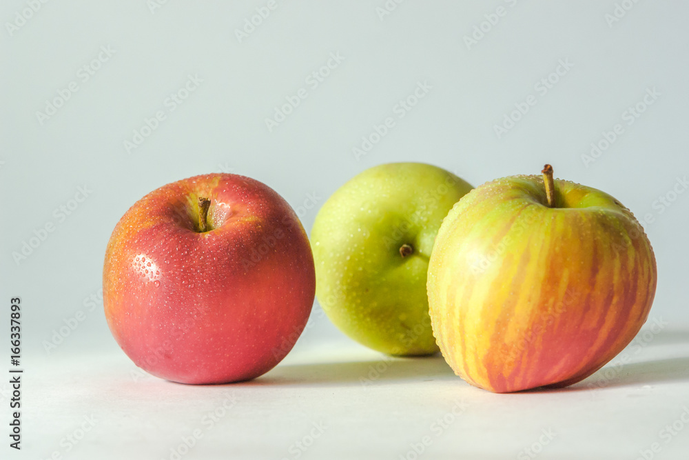 3 apples on white background 3 apples on white background