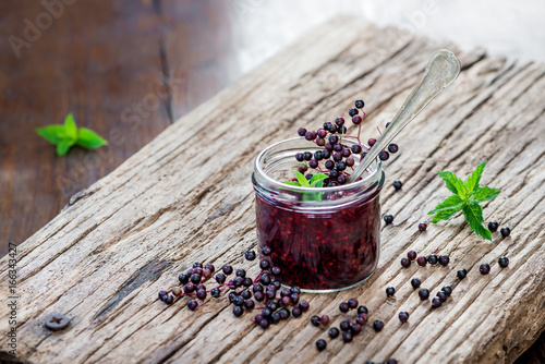 Fotografía Produkte aus Holunder - Haolunderbeeren - Sambucus - Holler - Holder