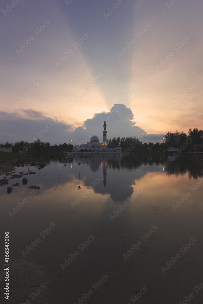Rays of light was captured during sunset at a mosque.