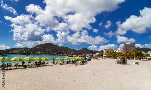 Fototapeta Naklejka Na Ścianę i Meble -  Wunderschöne Strand in Sint Maarten. Karibische Insel.