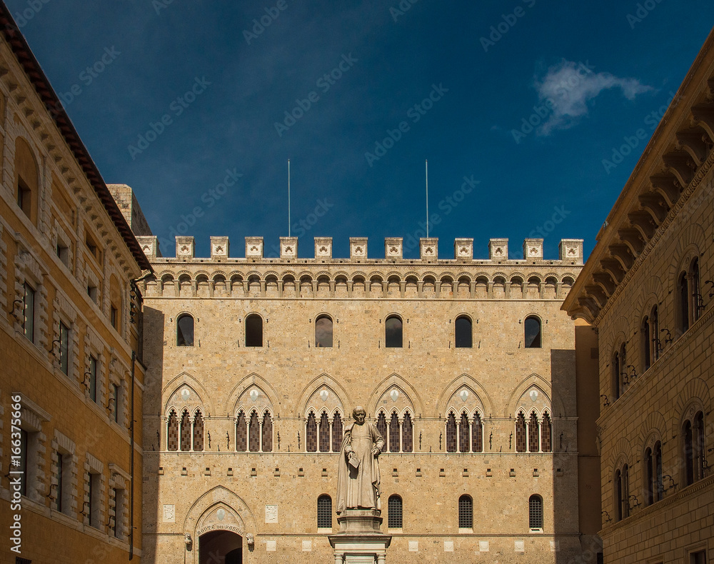 Monument to Sallustio Bandini and Palazzo Spannocchi in Piazza Salimbeni, Siena