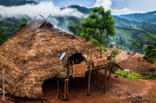 Valokuva Lua PraGum hill tribe village Maintaining the architectural style and material used strictly