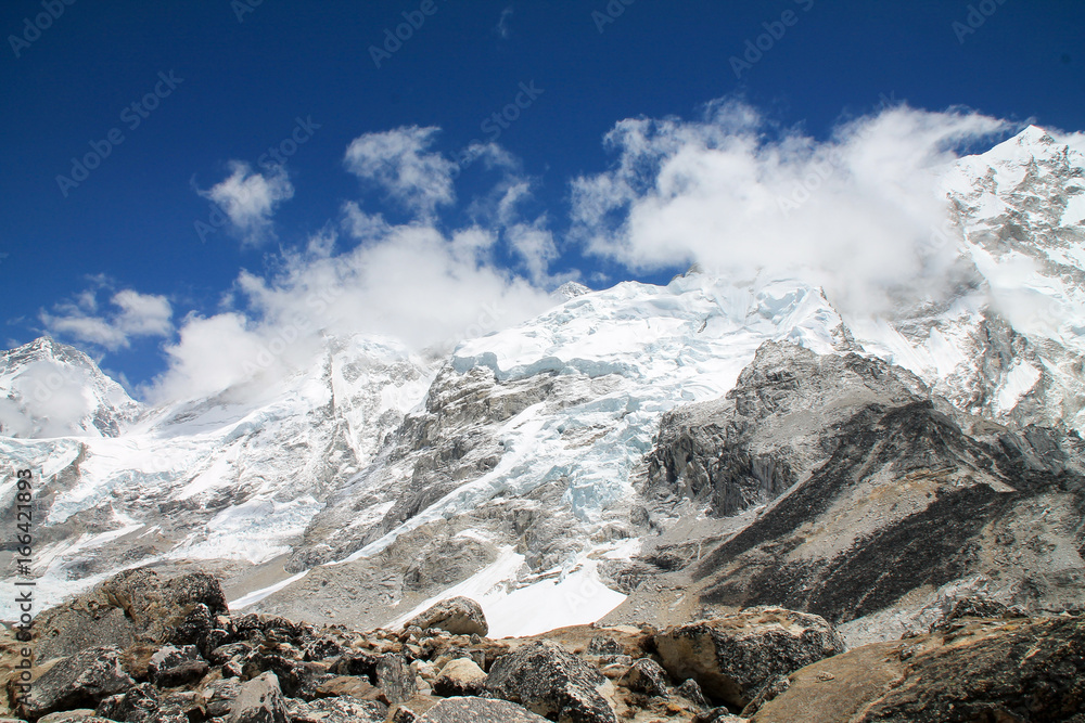 Obraz premium Shot from the Everest Basecamp trail in Nepal
