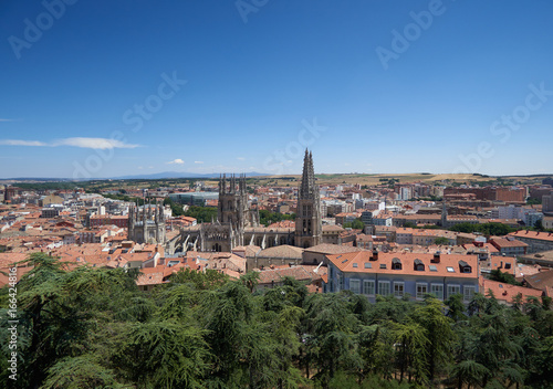 Catedral de Burgos rodeada de la ciudad