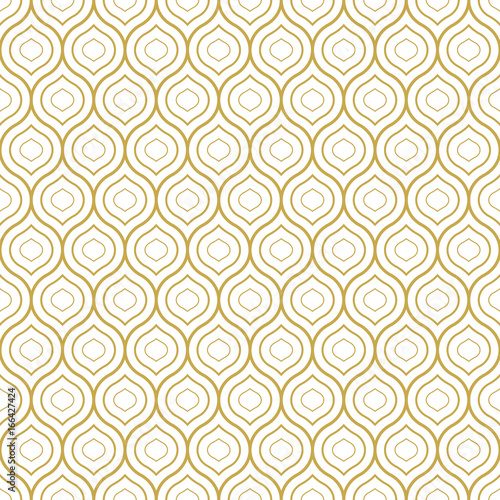 Seamless geometric oriental style vector pattern in gold