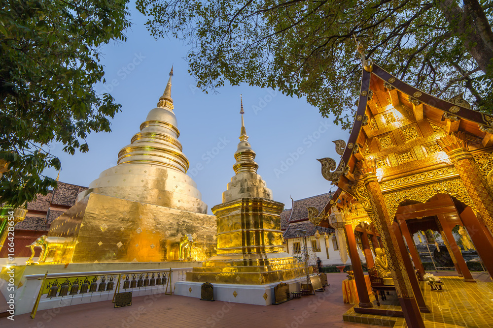 Naklejka premium Wat Phra Singh in Chiang Mai, Thailand.