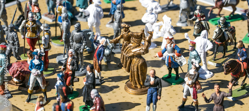Photos classic hand painted French Revolution old lead figurines, garage sale