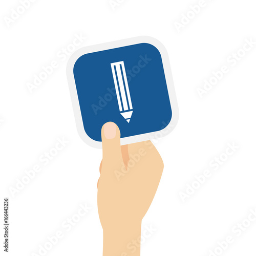 Hand hält Bierdeckel mit Stift
