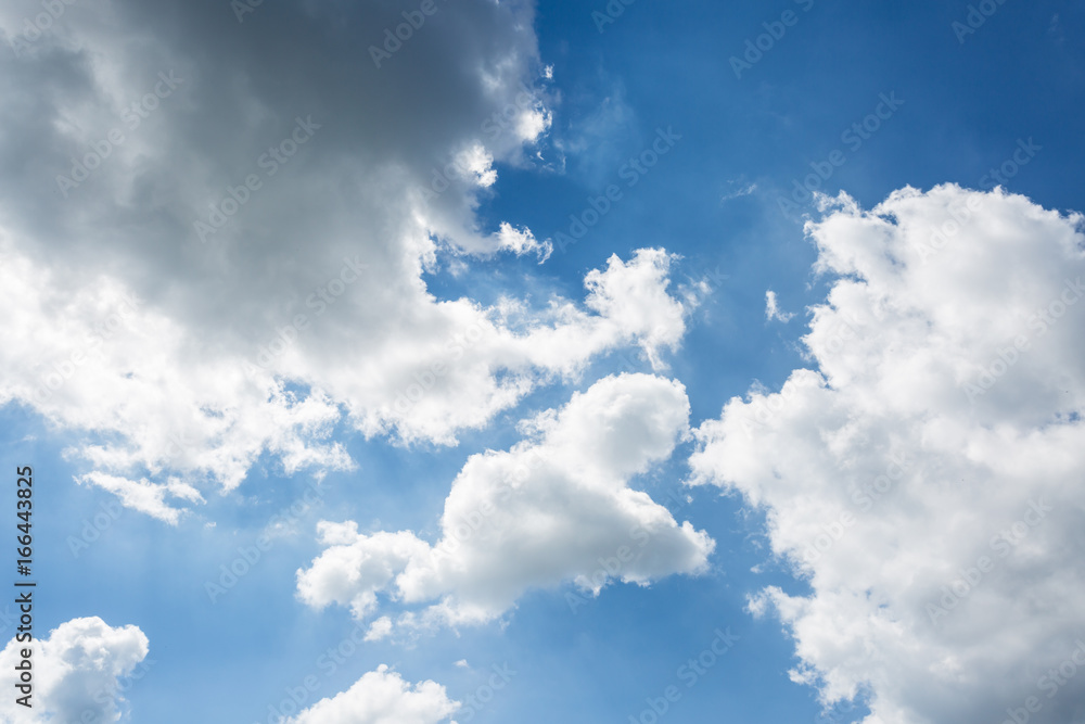 Obraz premium cloud shapes in blue sky