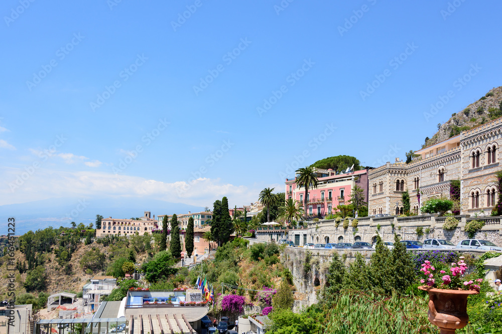 Obraz premium Taormina Hotels warten auf die Gäste