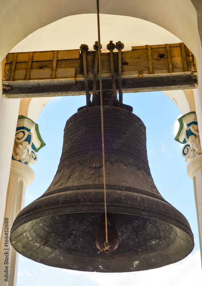 Obraz premium Kiev, Ukraine - April 15, 2017: Kiev Pechersk Lavra and giant bell on Great Lavra Bell Tower, Kiev Ukraine