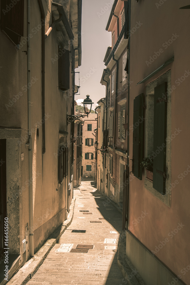 Obraz premium Narrow street