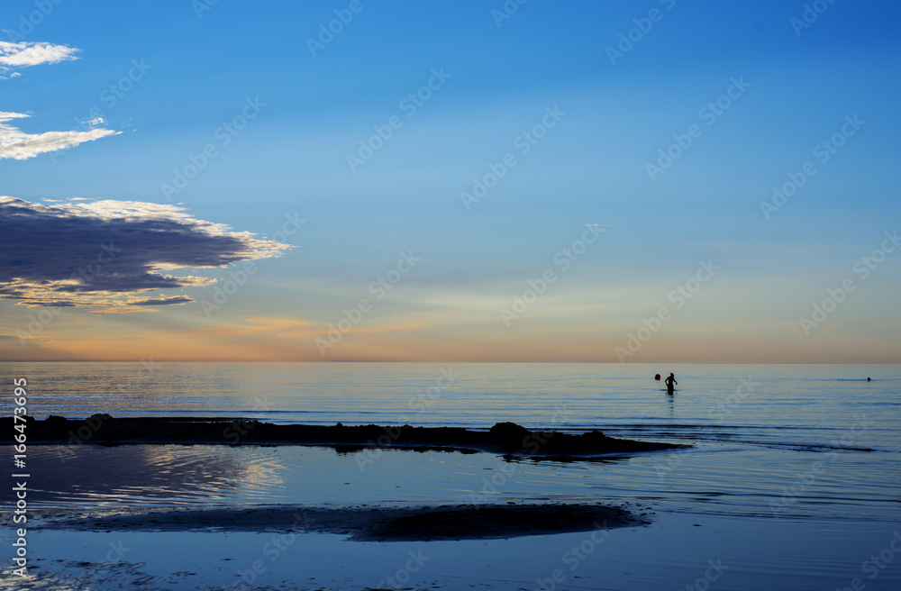 Obraz premium Summer sunset on Baltic sea.