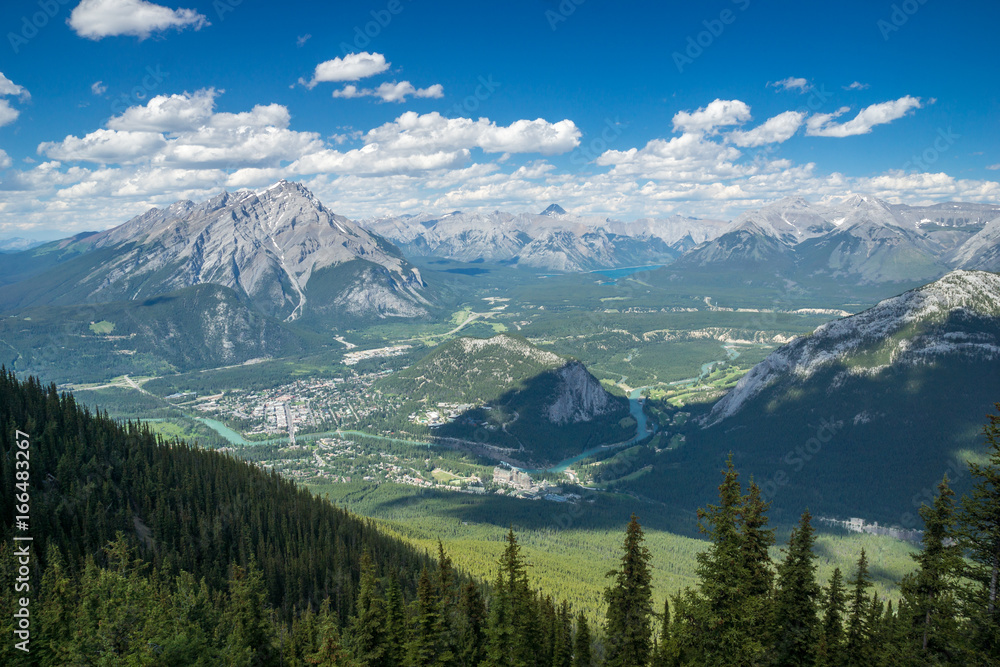 Fototapeta premium Aussicht von Sulphur Mountain bei Banff, Banff Nationalpark, Alberta Kanada