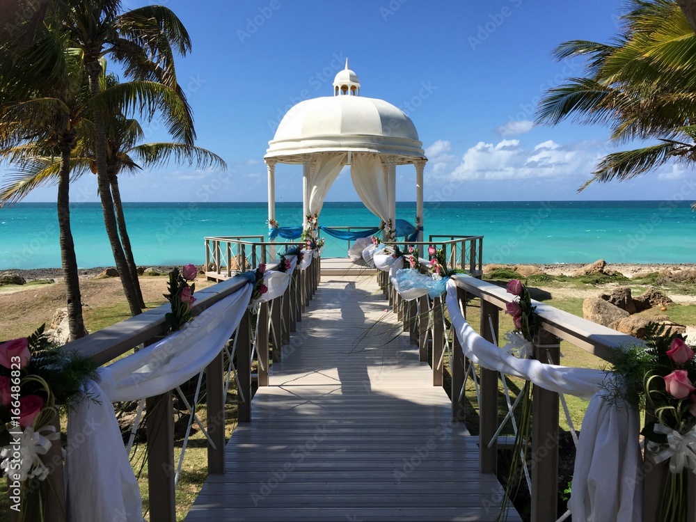 Fototapeta premium Celebration on the beach, Cuba