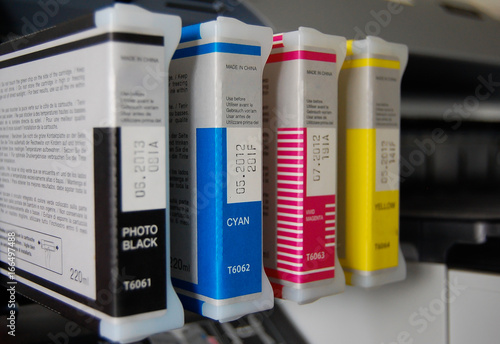 Druckpatronen CMYK Digitaldruck