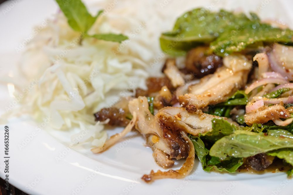 Slide grilled pork salad with rice