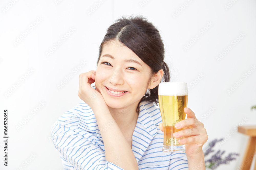 女性 ビール 女性 ビール