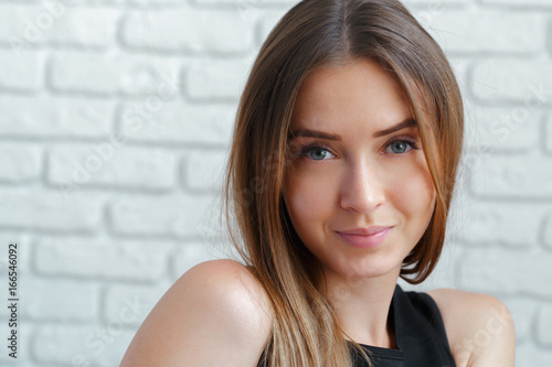 Fotografía Portrait of a young beautiful woman
