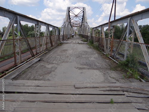 Vernachlässigte Stadtbrücke im galizischen Halytsch, Ukraine