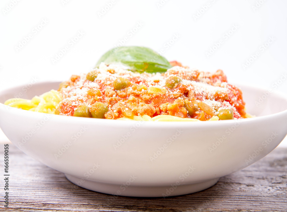 Spaghetti bolognese with pea (Gluten-free pasta made of corn) Spaghetti bolognese with pea (Gluten-free pasta made of corn)