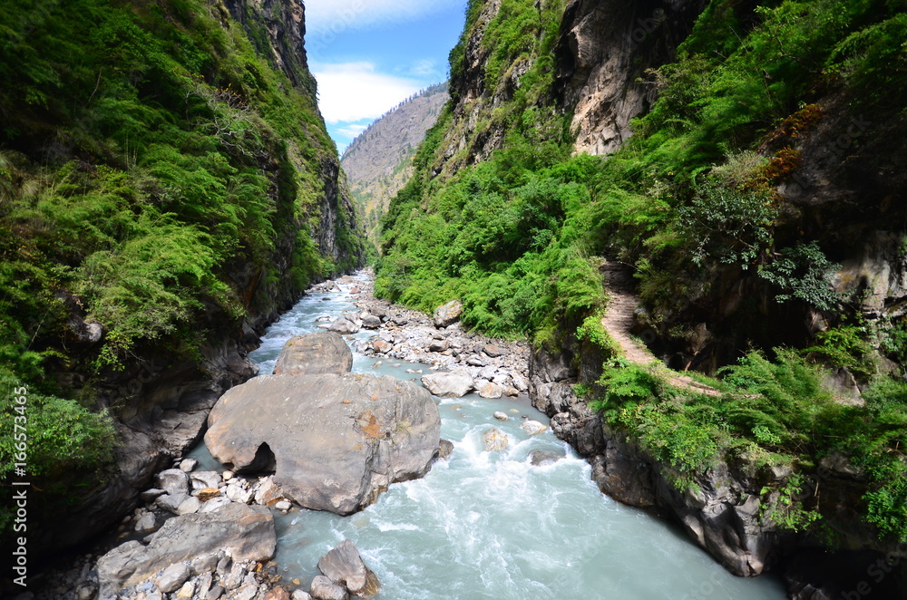 Nepal - Manaslu circuit - lower valley Nepal - Manaslu circuit - lower valley