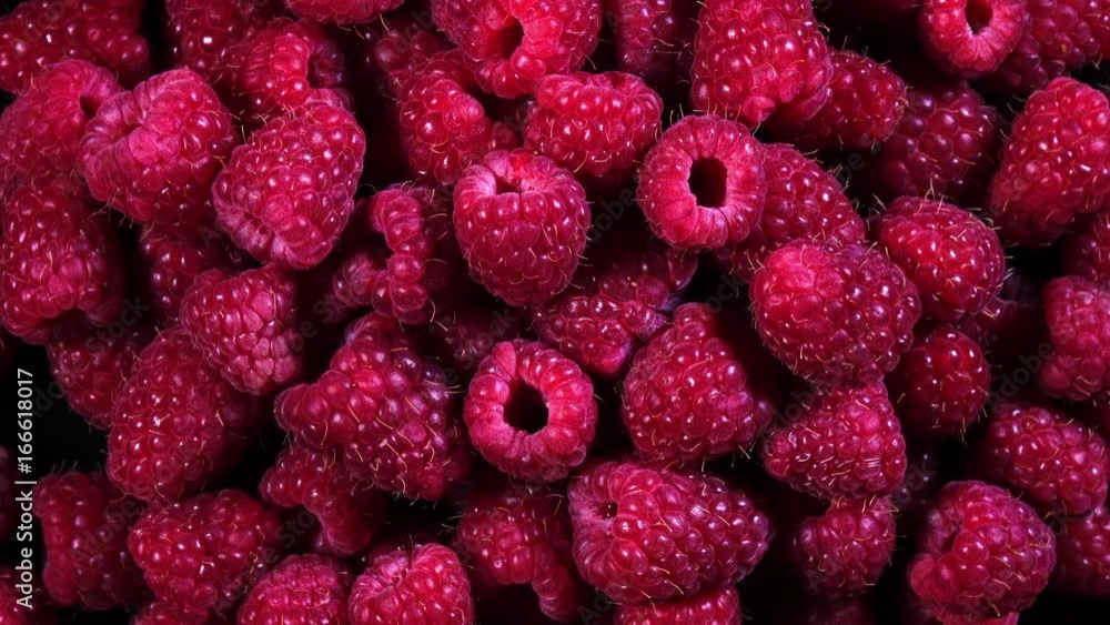 Top view of fresh juicy raspberries rotating in 4K
Top view of fresh juicy raspberries rotating in 4K