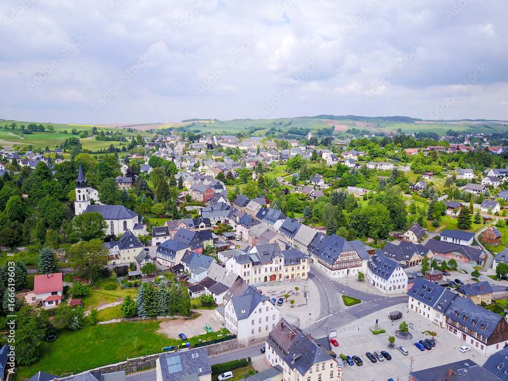 Luftbild eine Kleinstadt in Sachsen