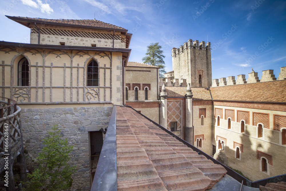 Obraz premium Italia,Emilia Romagna,Appennino,la Rocchetta Mattei,
