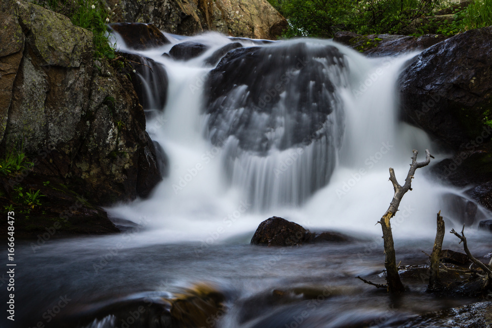 Fototapeta premium Waterfall in Rocky Mountain National Park