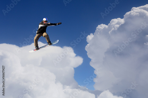 Wallpaper Mural Snowboarder making jump Torontodigital.ca