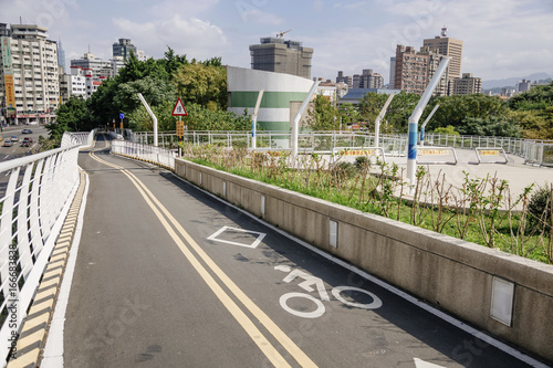 Xindian Creek bicycle lanes