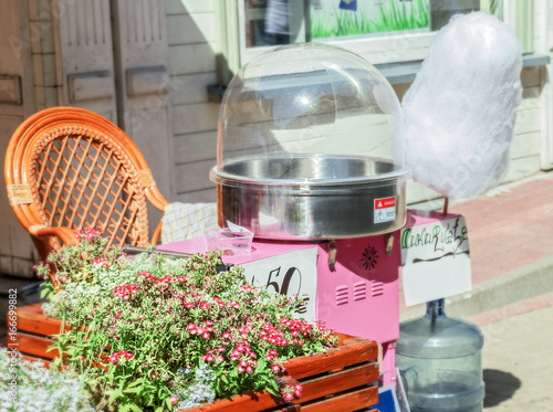 Machine with cotton candy