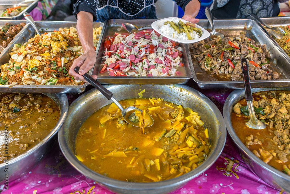 Φωτογραφία Variety of cooked food in Thai style fast-food  buffet in Chiang Mai, Thailand